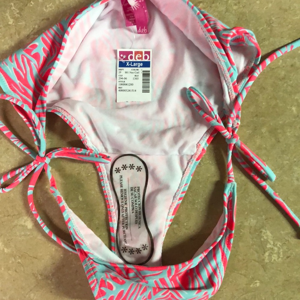 🆕 2 Swim suit bottoms - NWT - Picture 4 of 7